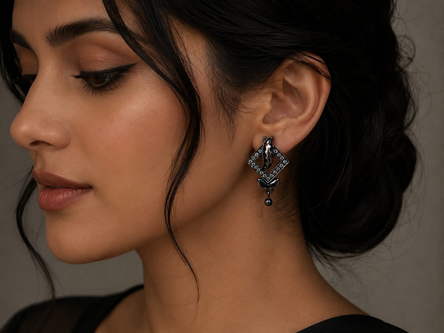 Vintage Geometric Crystal Drop Earrings – Black Rhodium Finish