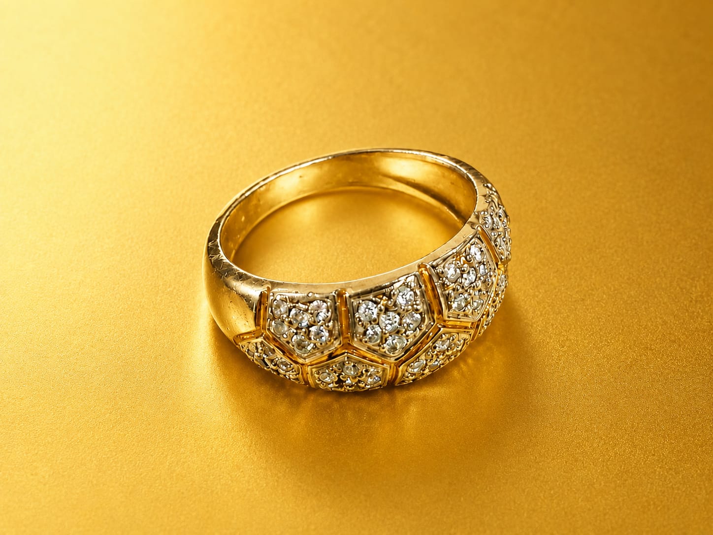 Royal Honeycomb Crystal Gold Ring